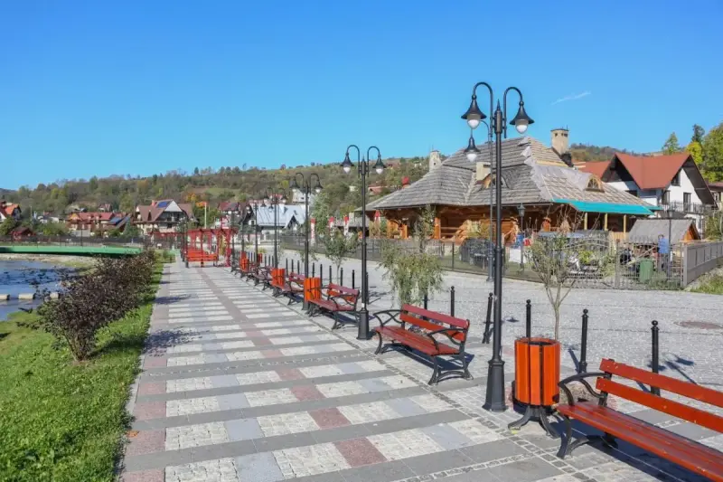 Spacer Promenadą wzdłuż Grajcarka
