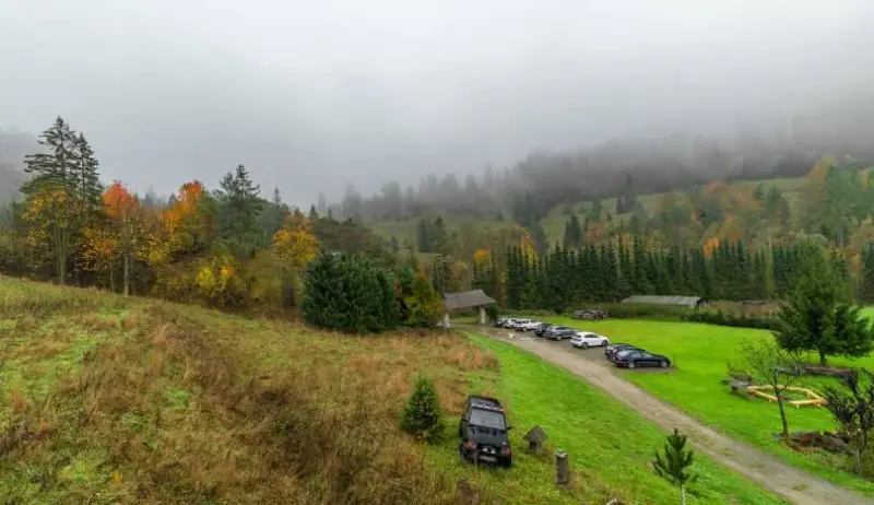 Jaworki – Biała Woda – przełęcz Rozdziela (803 m). Szlak żółty – 1.20 godz.